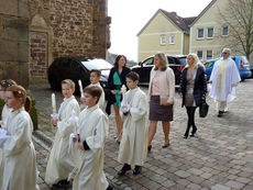 1. Heilige Kommunion in St. Crescentius (Foto: Karl-Franz Thiede)